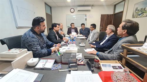 جلسات مستمر و فشرده با پیمانکاران جهت رفع موانع